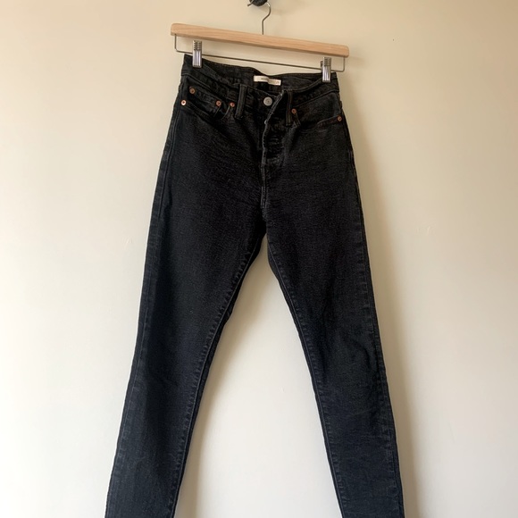 Levi’s, faded black Wedgie skinny ankle cut denim in size 25 - Picture 6 of 13